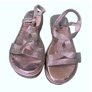 NWT G.N.D. Womens Casual Metallic Strappy Slingback Sandals Silver Size 6